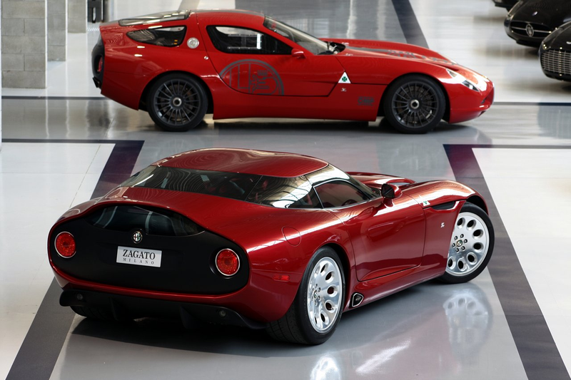 Illustration for article titled Horizontally-split rear windows on non-hybrids (photo heavy, content warning: Azteks, Murano CrossCab)